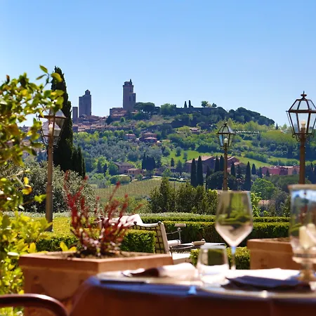 La Collegiata - Adults Only