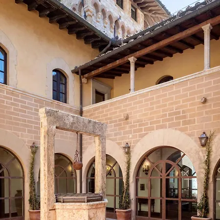 فندق La Collegiata - Adults Only سان جيمينيانو