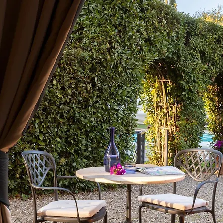 فندق La Collegiata - Adults Only سان جيمينيانو