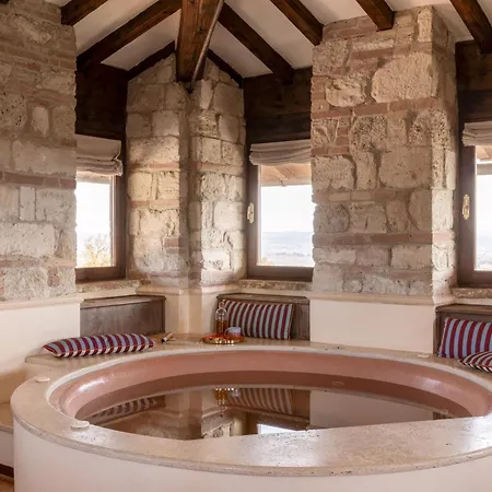 فندق La Collegiata - Adults Only سان جيمينيانو