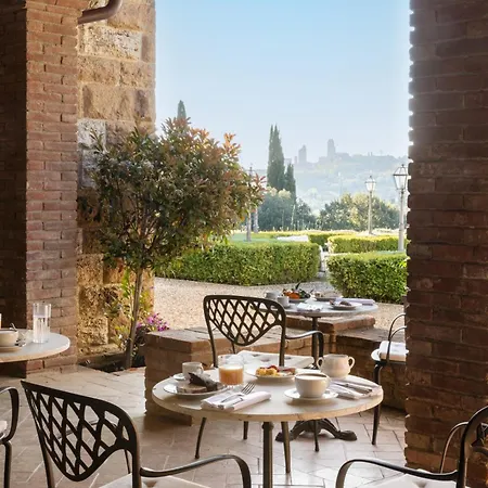 La Collegiata - Adults Only